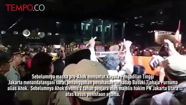 8 Pendukung Ahok Ditangkap, Massa Dibubarkan Polisi