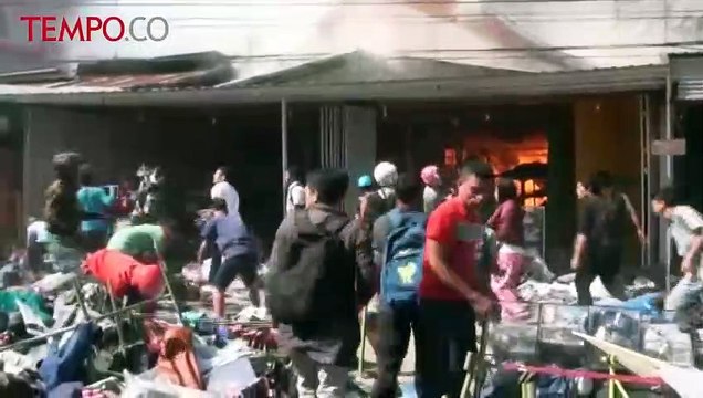 Kebakaran Hebat Hanguskan Tiga Ruko di Makassar