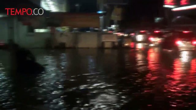 Luapan Sungai Ciwaka, Putus Jalur Serang-Pandeglang