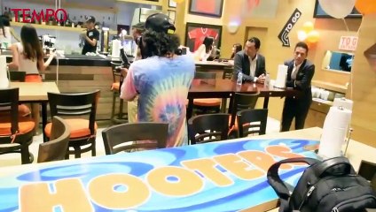 Hooters Jakarta, Restoran Baru Bernuansa Oranye