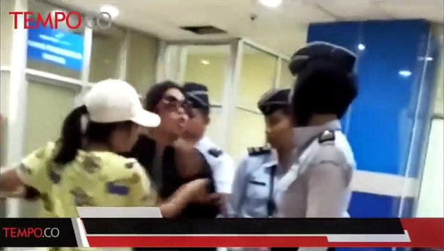 Istri Pejabat Jenderal Bintang 1 Tampar Petugas Bandara