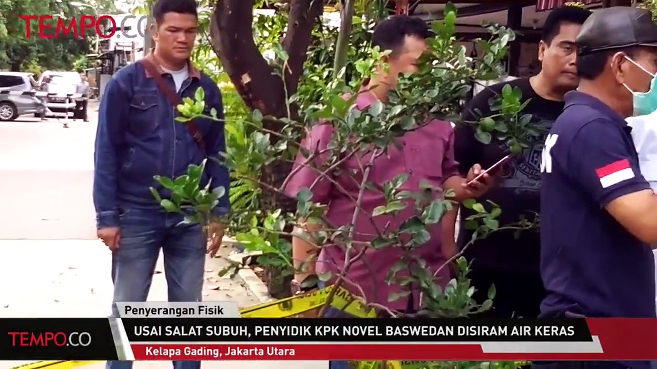 Usai Salat Subuh Penyidik KPK Novel Baswedan Disiram Air Keras