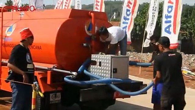 Truk Tangki Basarnas Siram Tol Fungsional Brebes Barang