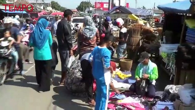 Belasan Pasar Tumpah di Jalan Tangerang Merak Jadi Titik Kemacetan Arus Mudik di Banten