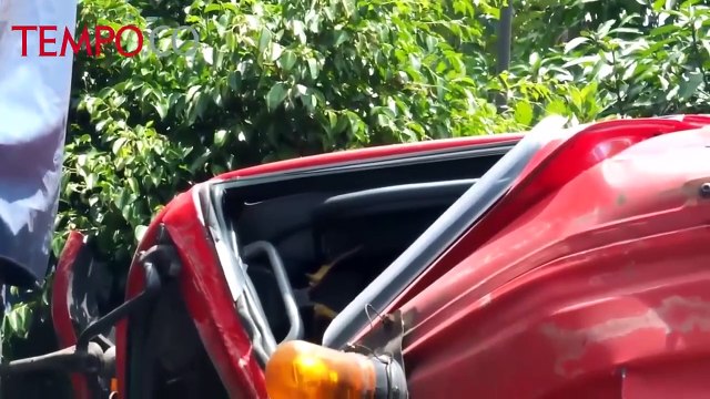 Truk Tangki Elpiji Terguling, Tabrak Truk Tronton dan Rumah Warga