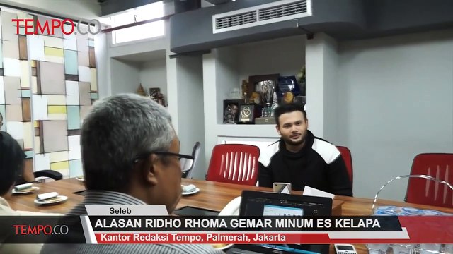 Alasan Ridho Rhoma Gemar Minum Es Kelapa