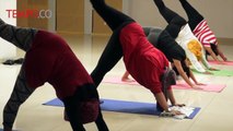 Tak Suka Olah Raga Berat, Dian Pelangi Pilih Yoga