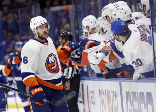NHL Slate 11/17: Devils (+120), Islanders (+100), Blues (-115)