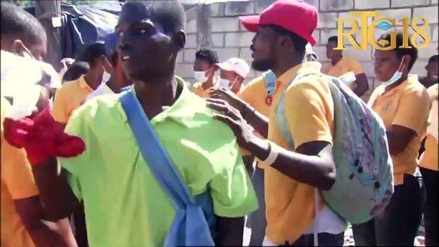 Reyaksyon Kèk abitan ki te loje sou plas Hugo Chavez akoz vyolans nèg ak zam nan site solèy.