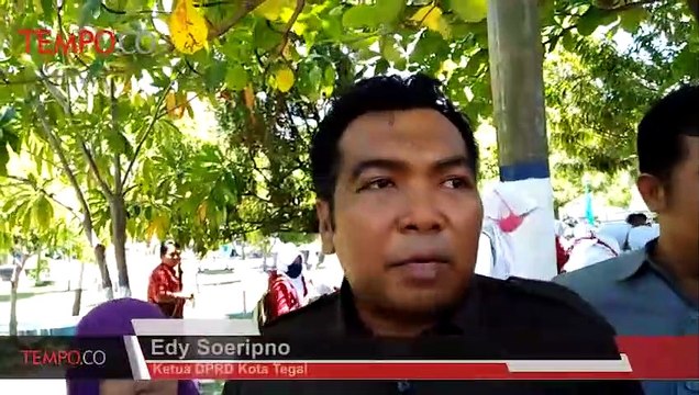 Aksi Mahasiswa Akper Pemkot Tegal Tolak Penutupan Kampus