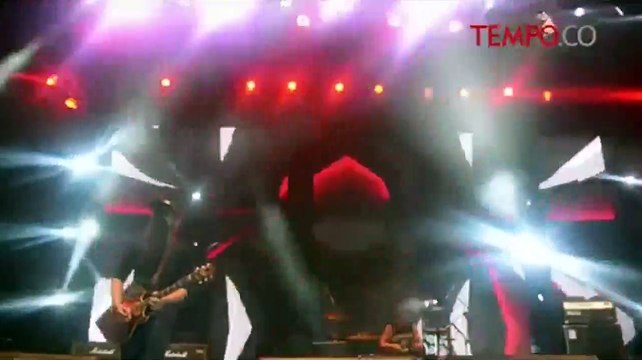 Pesan Damai Indonesia Dari Netral dan Godbless pada Konser Maxcited