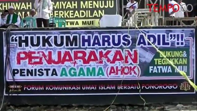 Ikut Aksi 212, Warga Ribuan Warga Ponorogo Padati Alun-alun