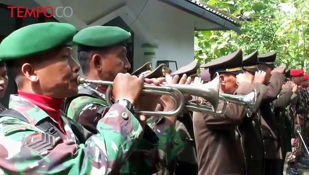 Jenazah Prajurit Kopassus Dimakamkan, Duka Tak Terbendung