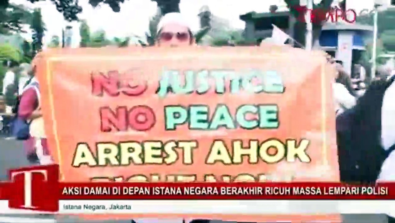 Aksi Damai Di Depan Istana Negara Berakhir Ricuh, Massa Lempari Polisi