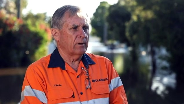 NSW floodwaters peak in Forbes, threat now moves downstream