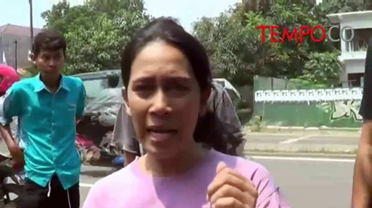 Demi Seekor Kucing, Sopir Ini Banting Setir, Mobil Tabrak Rumah