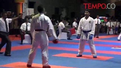 PON XIX: Karateka Umar dan Hendro Dominasi Emas