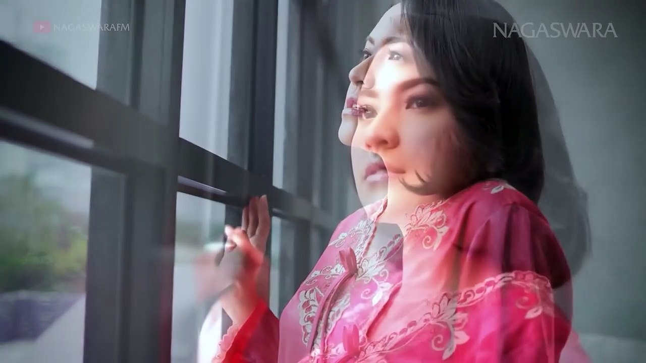 Baby Shima - Sejenak Sendiri (Official Music Video NAGASWARA)