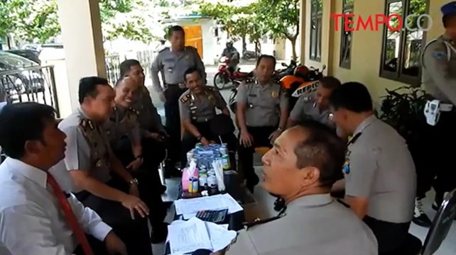 Usai Upacara, Ratusan Polri dan TNI Tes Urine Mendadak