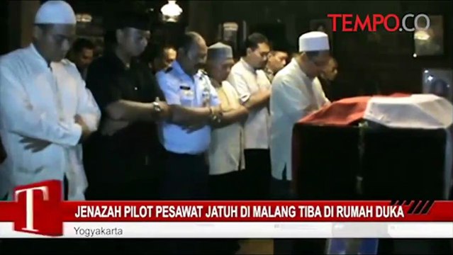 Jenazah Pilot Pesawat Jatuh di Malang Tiba di Rumah Duka