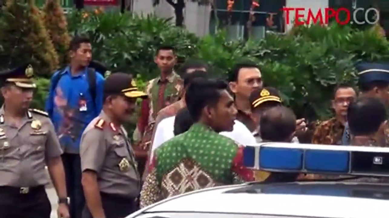 Usai Ledakan dan Baku Tembak, Jokowi Tinjau Lokasi Penyerangan