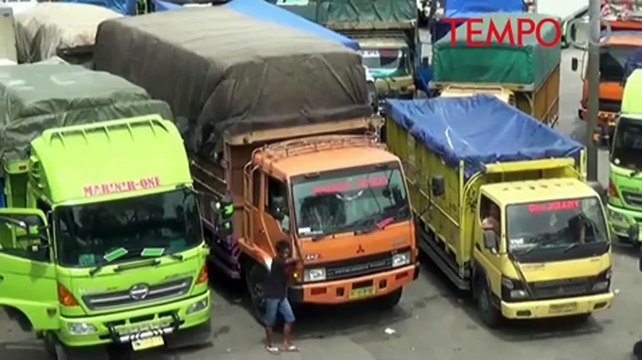Antrean Ribuan Kendaraan Mengular di Pelabuhan Merak