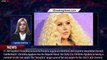 Christina Aguilera Makes a Royalty Grand Entrance at 2022 Latin Grammys Red Carpet - 1breakingnews.c