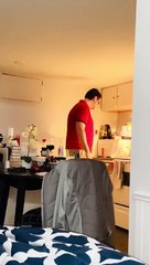 vợ, chồng Tây book ngay vé máy bay về Việt Nam thăm