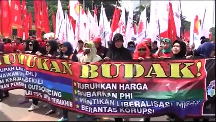 150505DARI-REDAKSI-TECOGaji-Buruh-di-Indonesia-Lebih-Rendah-dari-Filipina--VietnammovOutput1.flv