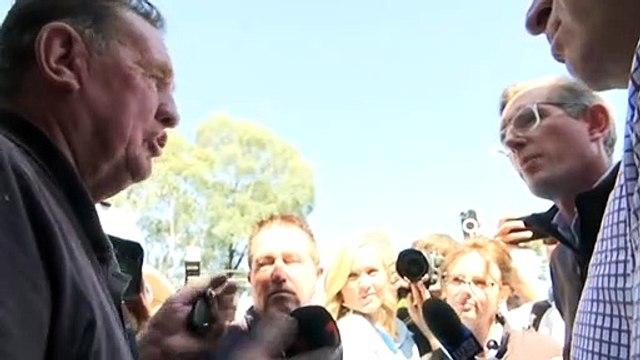 NSW Premier heckled in Eugowra over flood response