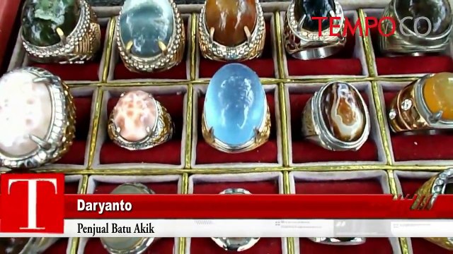 Menjelang-Eksekusi-Penjual-Batu-Akik-Raup-Untung.flv
