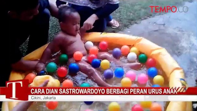 Cara-Dian-Sastro-Berbagi-Peran-Urus-Anak.flv