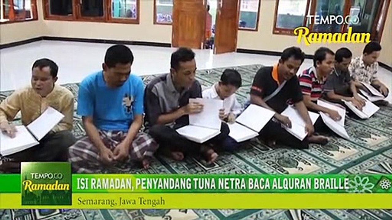 Isi Ramadan, Penyandang Tuna Netra Baca Al Quran Braille