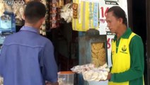 Kisah Penjual Kerupuk Menabung 10 Tahun untuk Tunaikan Ibadah Haji