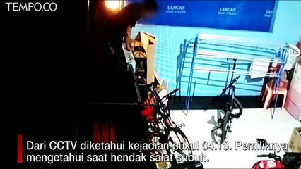 Aksi Pencurian Sepeda Terekam CCTV, Pelaku Susah Payah Panjat Tembok