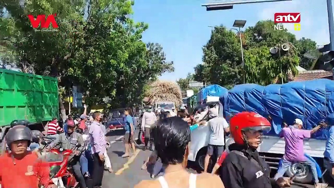 KECELAKAAN DUMP TRUK