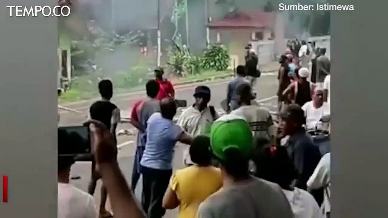 Kerusuhan di Manokwari, Bakar Ban Hingga Gedung...