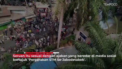 Demonstrasi Pelajar di DPR Diwarnai Pelemparan Batu dan Bakar Ban