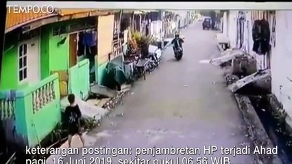 Video Viral, Oknum Driver Ojek Online Jambret HP Bocah Sedang Kencing