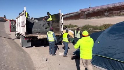 CİUDAD JUAREZ - Meksika'nın Rio Grande kıyısındaki kampta bulunan 600 göçmen ABD'ye sığınma talebinde bulundu