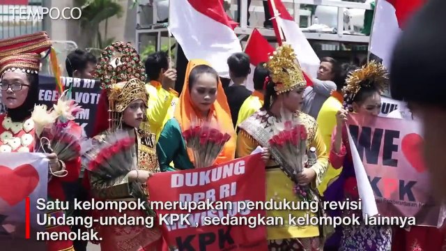Ketika Pendukung dan Penolak Revisi UU KPK Gelar Aksi di Depan Gedung Parlemen