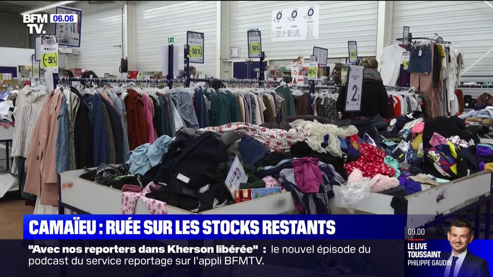 La ruee sur les vetements Camaieu brades dans les magasins Noz