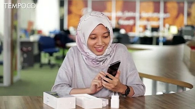 Unboxing Samsung Galaxy A80: Ponsel Tanpa Kamera Depan