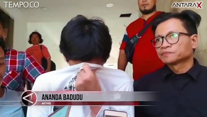 Ananda Badudu Menangis Bersyukur Usai Dibebaskan Polisi