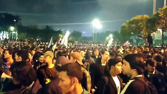 LIVE: Demo Mahasiswa Tolak Revisi UU KPK dan RUU Kontroversial di Gedung DPR