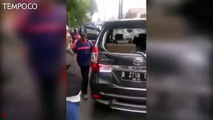 Diduga Bawa Istri Orang, Pengemudi Mobil di Jagakarsa Dihakimi