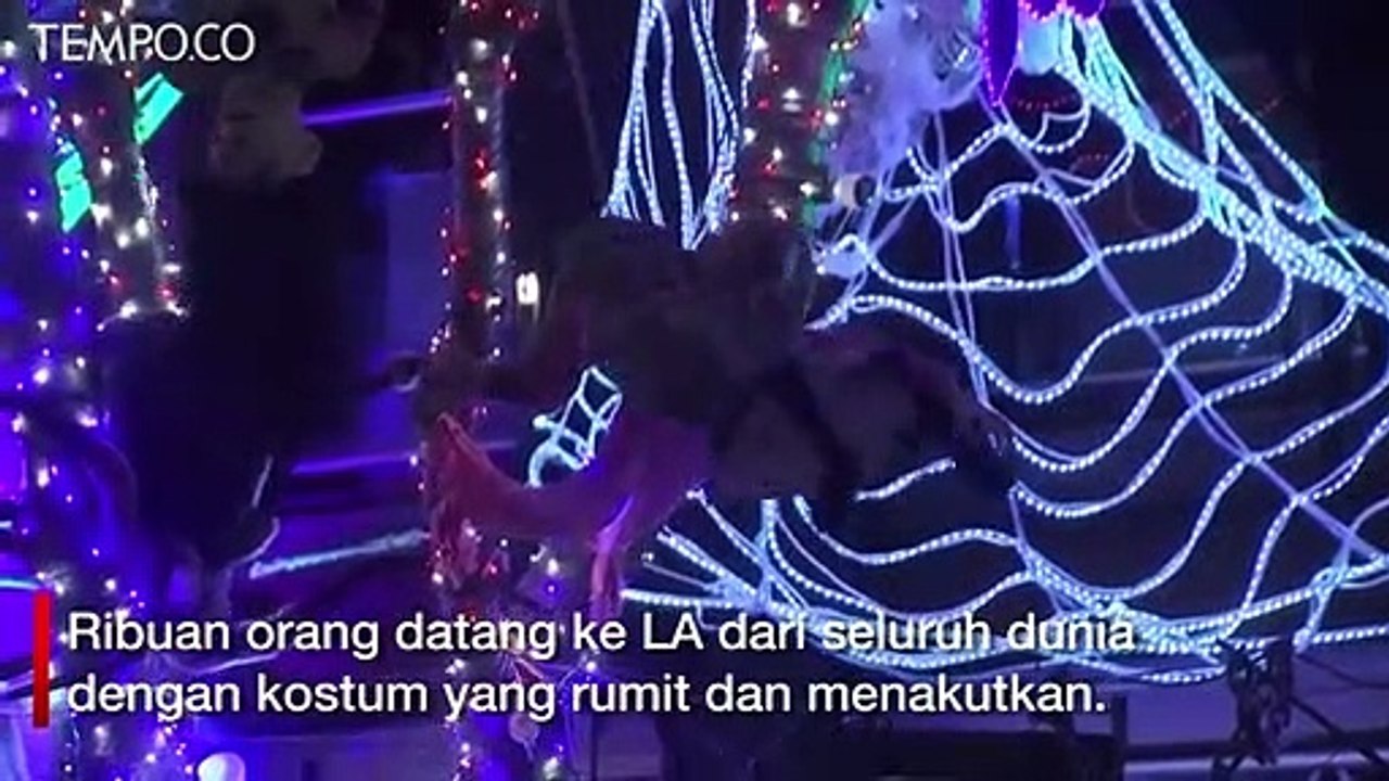 Parade Hallowen Ramaikan Jalanan di Hollywood AS