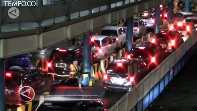 H-3 Natal, Lonjakan Kendaraan Pribadi di Pelabuhan Merak