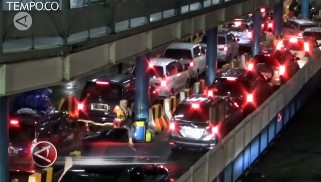 H-3 Natal, Lonjakan Kendaraan Pribadi di Pelabuhan Merak