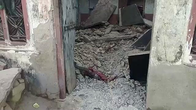 मकान की पट्टियां टूटकर 80 वर्षीय वृद्धा पर गिरी, दर्दनाक मौत